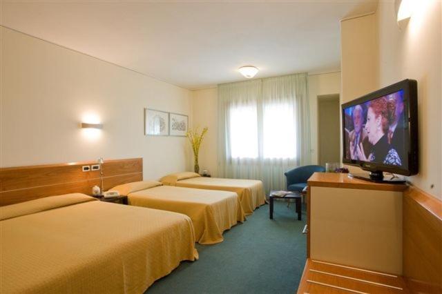Ca' Delle Rose Hotel Castelfranco Veneto Szoba fotó