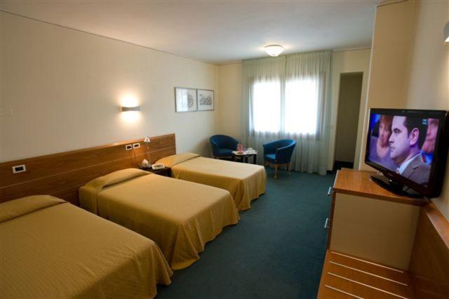Ca' Delle Rose Hotel Castelfranco Veneto Szoba fotó